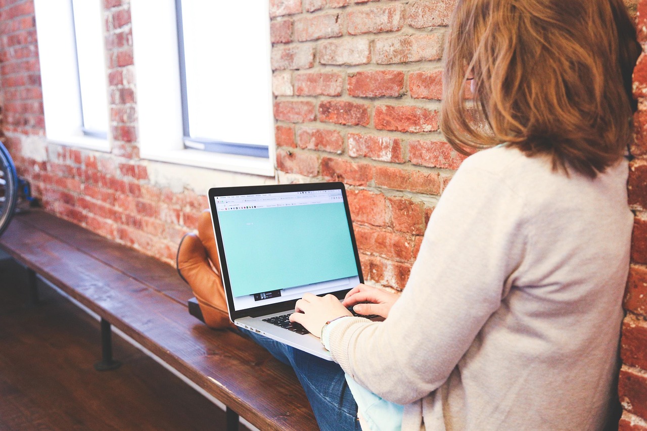 a comprehensive guide to creating an effective business plan that outlines your company's goals, strategies, and financial forecasts to attract investors and ensure success.